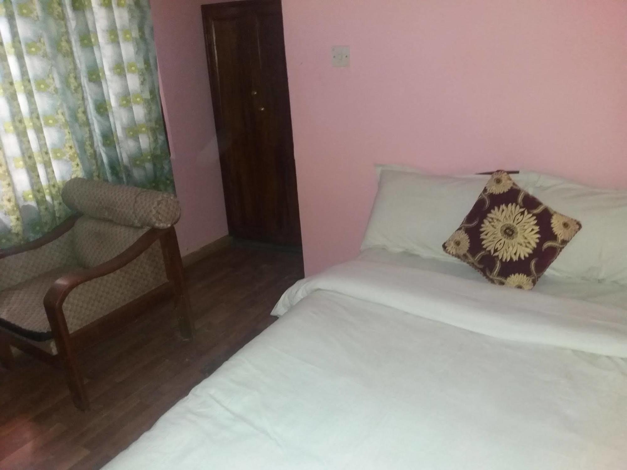 Kings Land Hotel Катманду Экстерьер фото