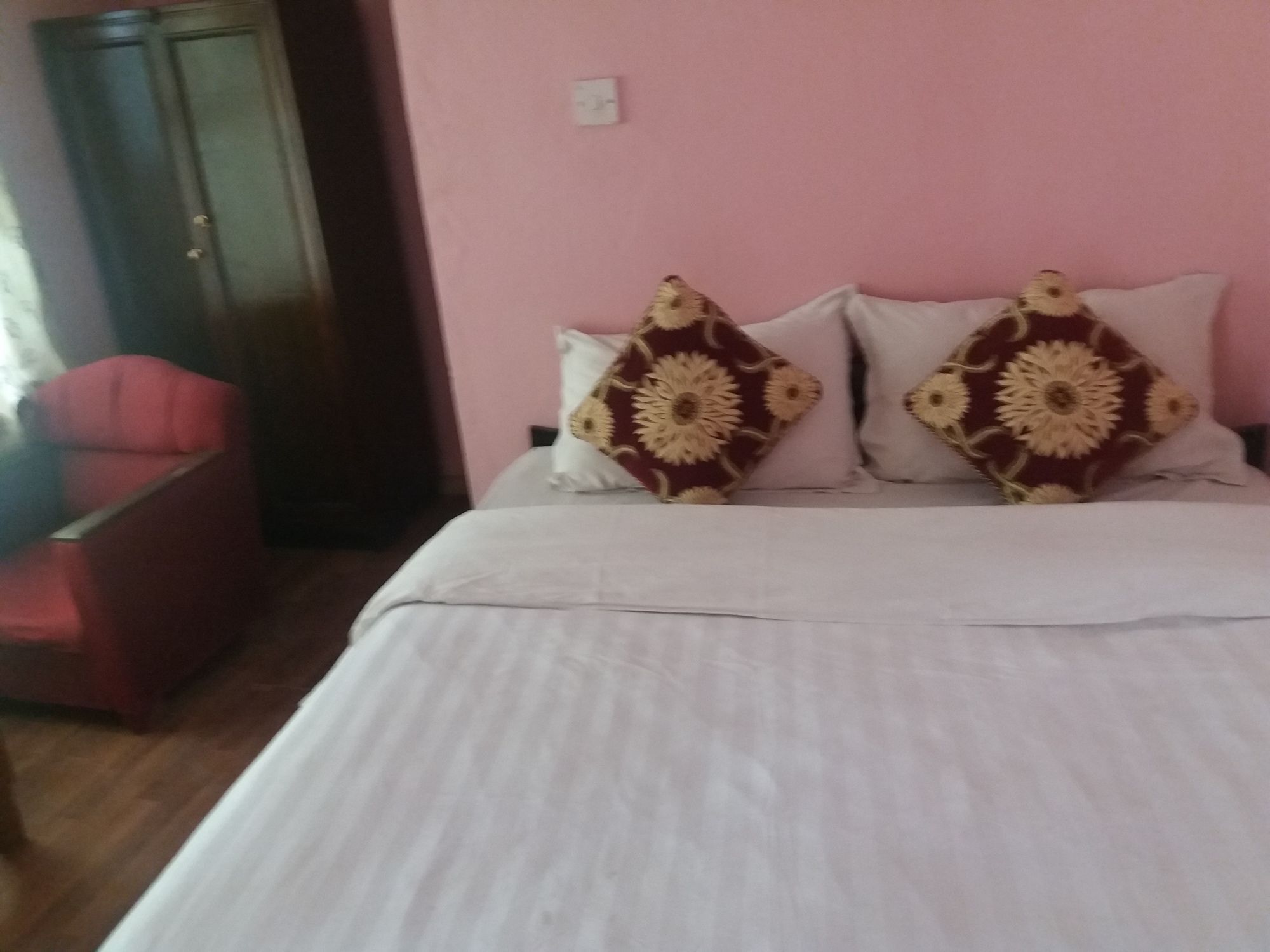Kings Land Hotel Катманду Экстерьер фото